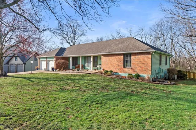 2031 SW 4th St, Lees Summit, MO 64081