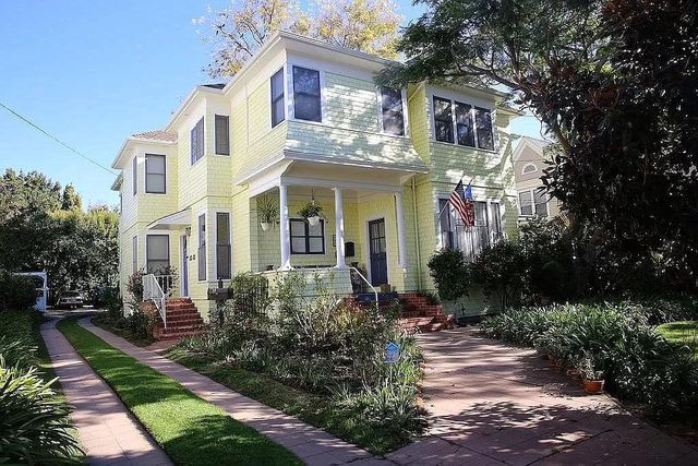1426 Bath St #A, Santa Barbara, CA 93101