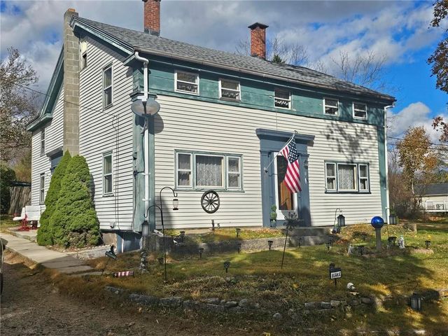 8 Lake Ct, Ashaway, RI 02804