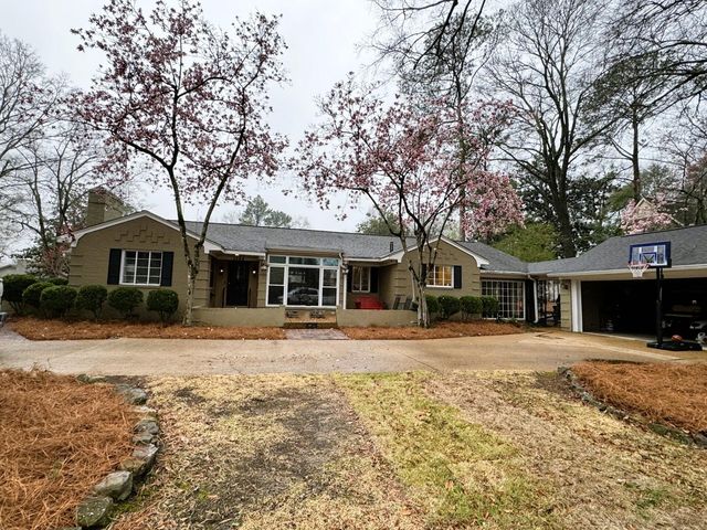 1002 Fawn Dr, Tupelo, MS 38804