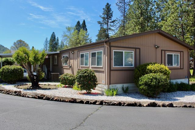 22071 Highway 62 #52, Shady Cove, OR 97539