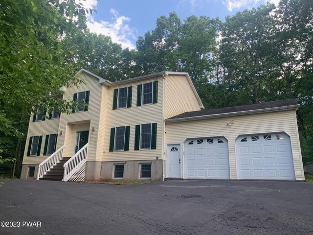 133 Bluestone Dr, Lords Valley, PA 18428