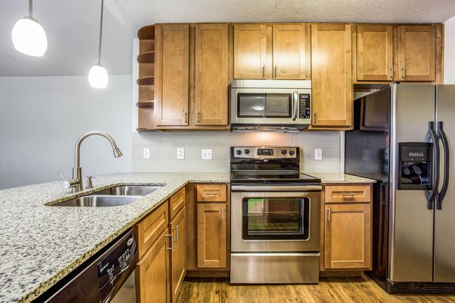 2800 Bartons Bluff Ln #501, Austin, TX 78746