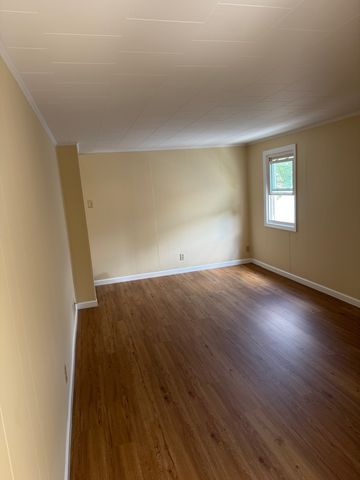 21 E  12th St, Bayonne, NJ 07002