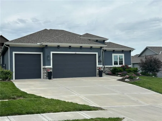 8134 NW 89th St, Kansas City, MO 64153