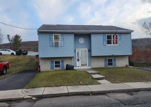 813 Grant St, Pottsville, PA 17901