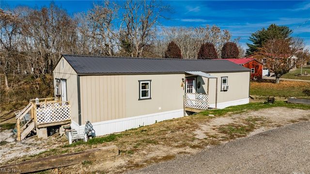 68 North St, Coolville, OH 45723