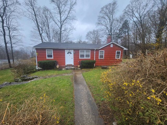 30 Ipswich Rd, Patterson, NY 12563