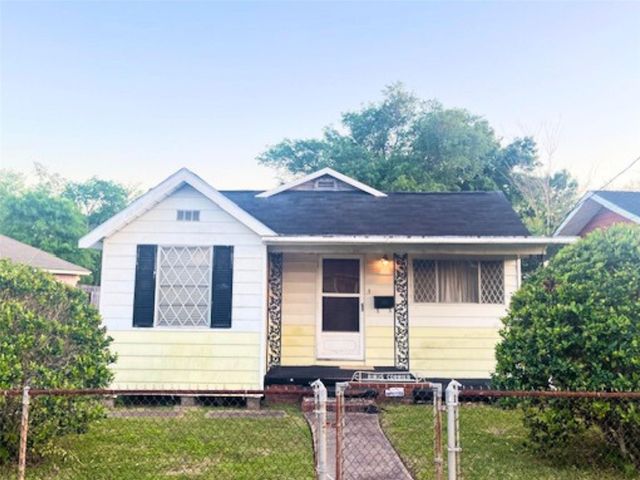 1955 May St, Beaumont, TX 77705