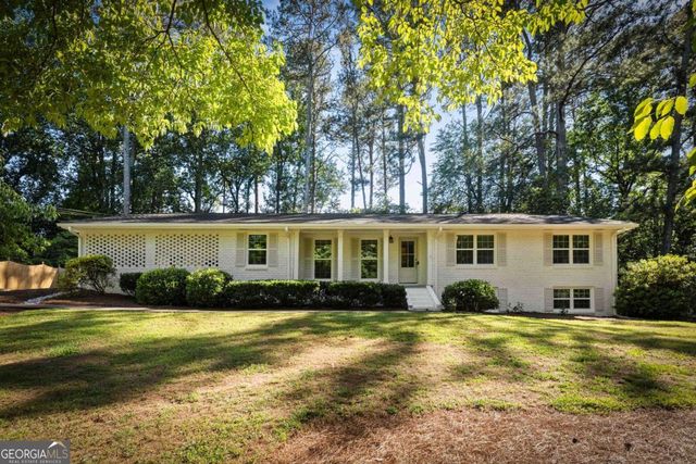 1677 Rochelle Dr, Atlanta, GA 30338