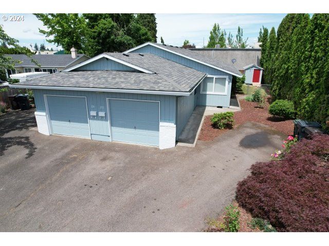 220 SE 3rd Ave, Canby, OR 97013