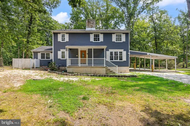 60 Trestle Ave, Hammonton, NJ 08037
