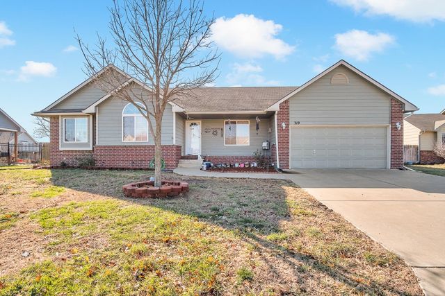 319 Homewood Ln, Newton, KS 67114