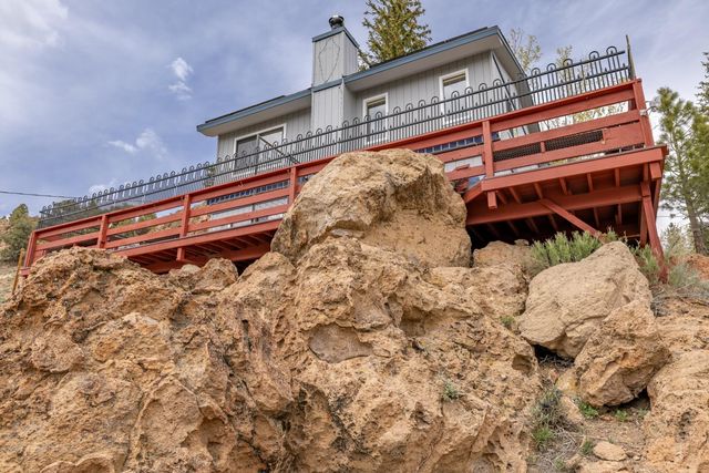 225 Pinon Hill Rd, Mammoth Lakes, CA 93546