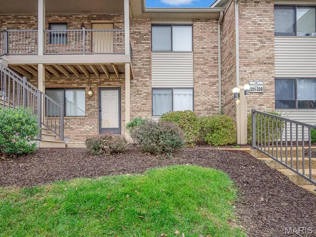 302 Eagle Rdg, O'Fallon, IL 62269