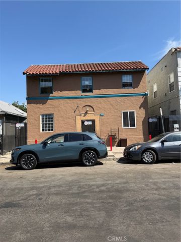 331 W  45th St, Los Angeles, CA 90037