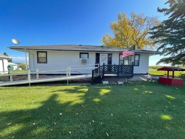 5 15th St, Rolla, ND 58367
