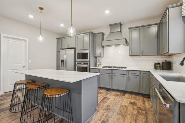 1995 Shady View Ct, Shakopee, MN 55379