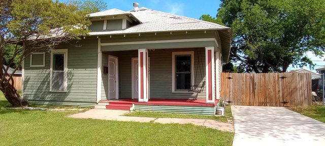 1521 E  Cannon St, Fort Worth, TX 76104