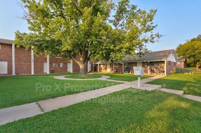 2929 E  University St #6, Springfield, MO 65804