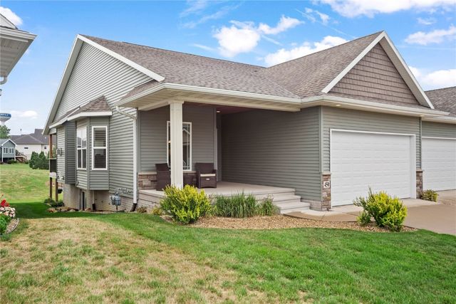 450 Ridgeview Dr, Fairfax, IA 52228