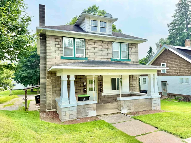 521 E  F St, Iron Mountain, MI 49801