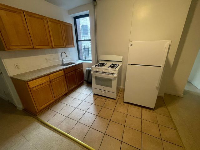 453 Pennsylvania Ave #14A, Brooklyn, NY 11207