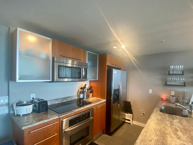 185 SW 7th St #4206, Miami, FL 33130