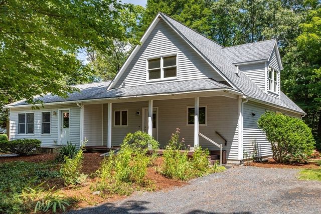 14 Maple St, Stow, MA 01775