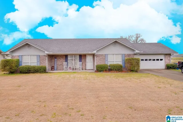 45 Green Acres Ln, Trafford, AL 35172