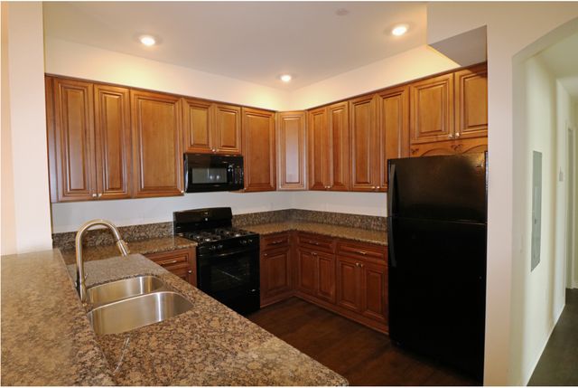 606 S  Riverside Ave #604-301, Rialto, CA 92376