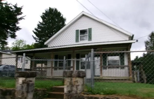 200 Little Vine Dr, Beaver, WV 25813