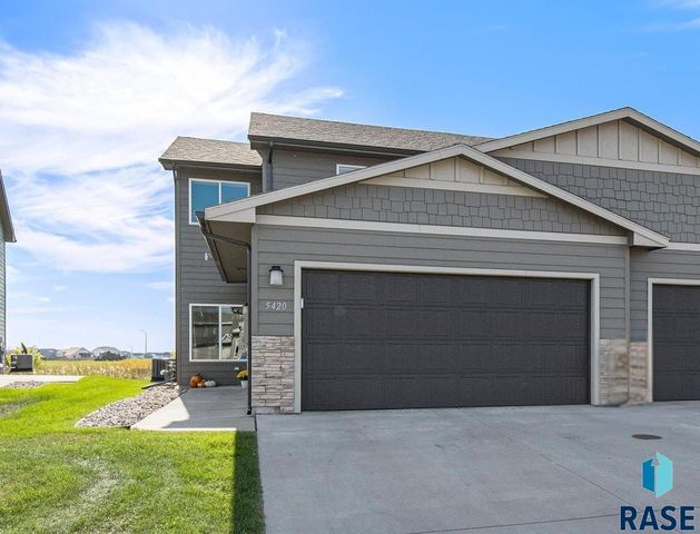 5420 S  Seville Pl, Sioux Falls, SD 57108