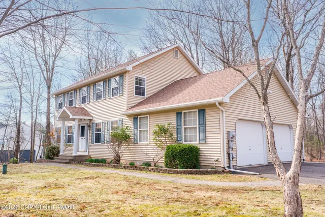 236 Longwoods Dr, Saylorsburg, PA 18353