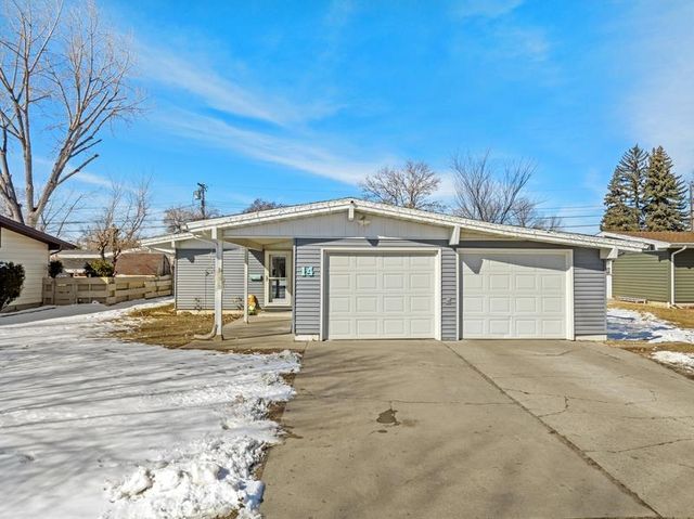 14 24th St SW, Minot, ND 58701