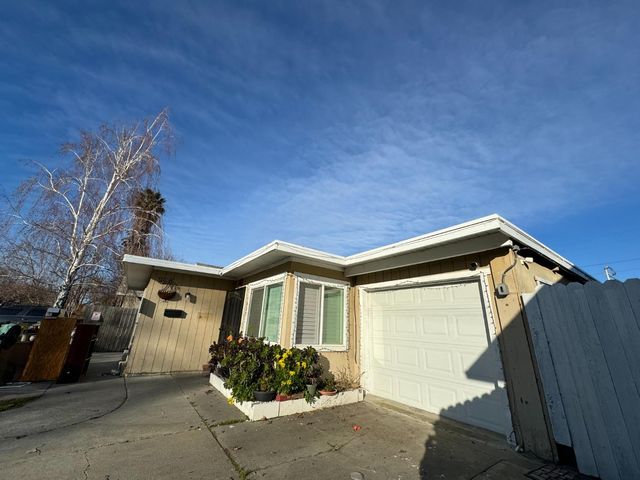 1800 East St, Tracy, CA 95376