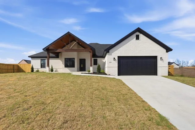 205 Michelle Dr, Beebe, AR 72012