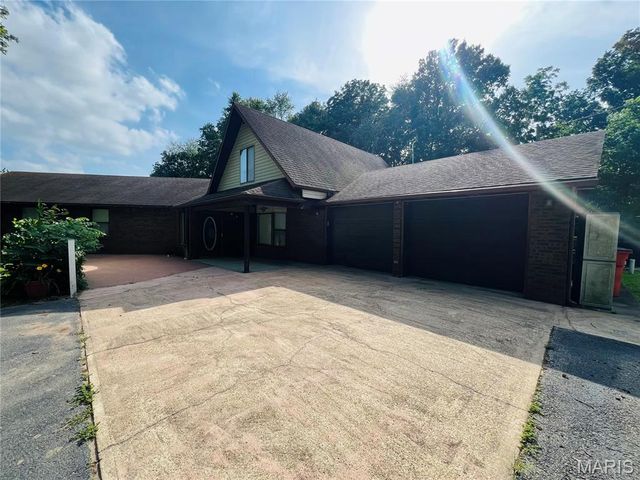 138 W  Schumacher Ave, Puxico, MO 63960