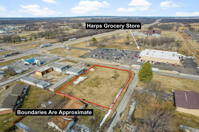 113 E  Harrison Ave, Chouteau, OK 74337