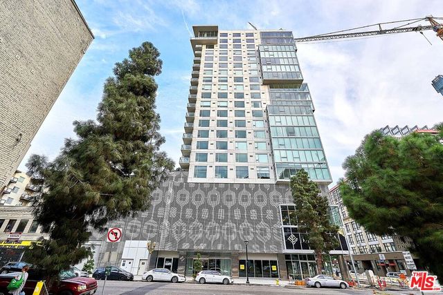 1050 S  Grand Ave #2005, Los Angeles, CA 90015