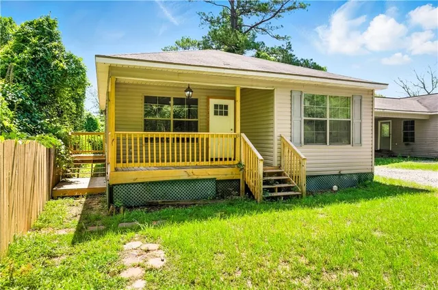 1719 Georgia St, Pollock, LA 71467
