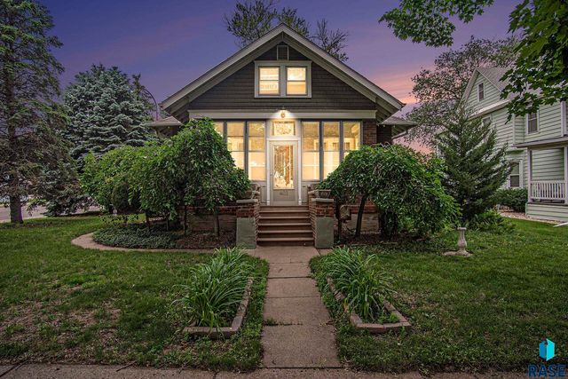 401 Linn St, Yankton, SD 57078