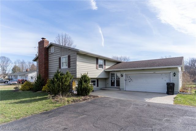 2765 McMackin Rd, Madison, OH 44057