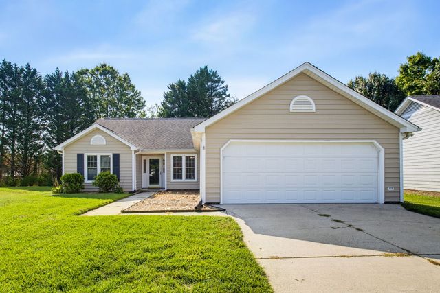 6 Hickory Knoll Ct, Greensboro, NC 27407
