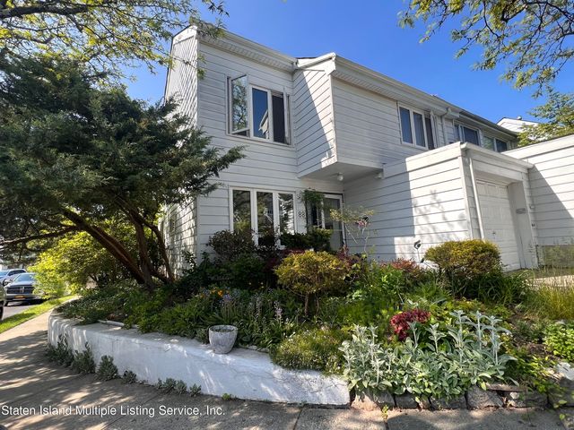 88 Forest Grn, Staten Island, NY 10312