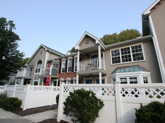 101 Secretariat Ct, Tinton Falls, NJ 07724
