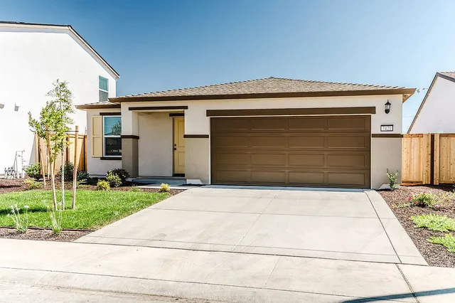 7421 Stellar Way, Sacramento, CA 95829