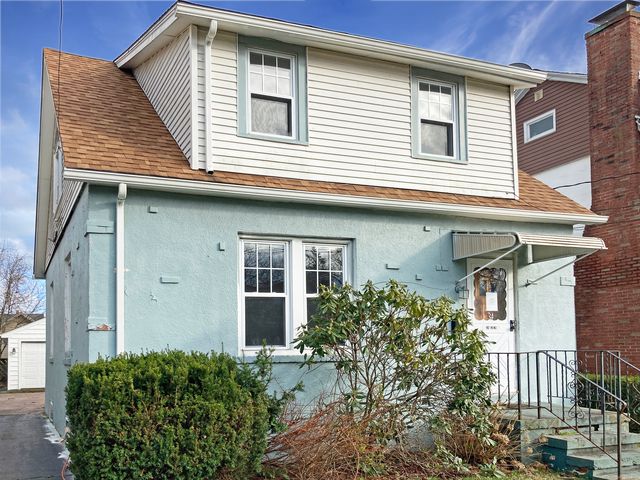 34 Chew St, West Haven, CT 06516