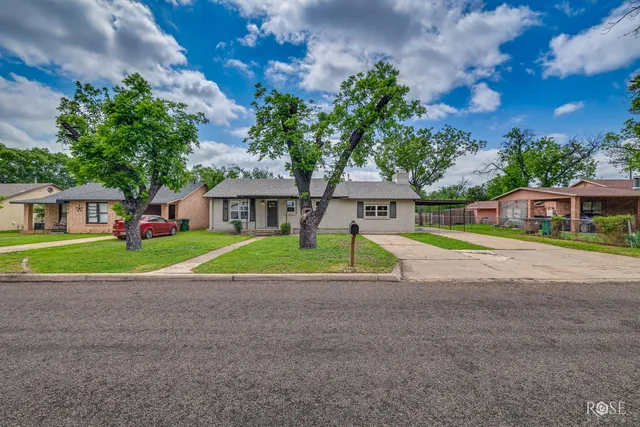 2425 Chestnut St, San Angelo, TX 76901