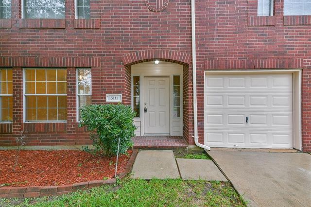 5111 Chase Wind Ct, Bacliff, TX 77518